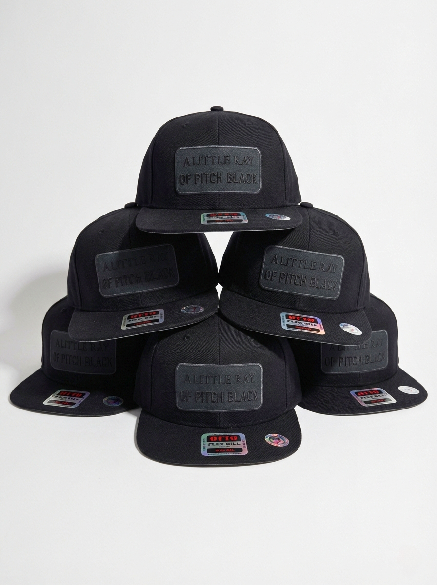 Little Ray of Pitch Black // Snapback